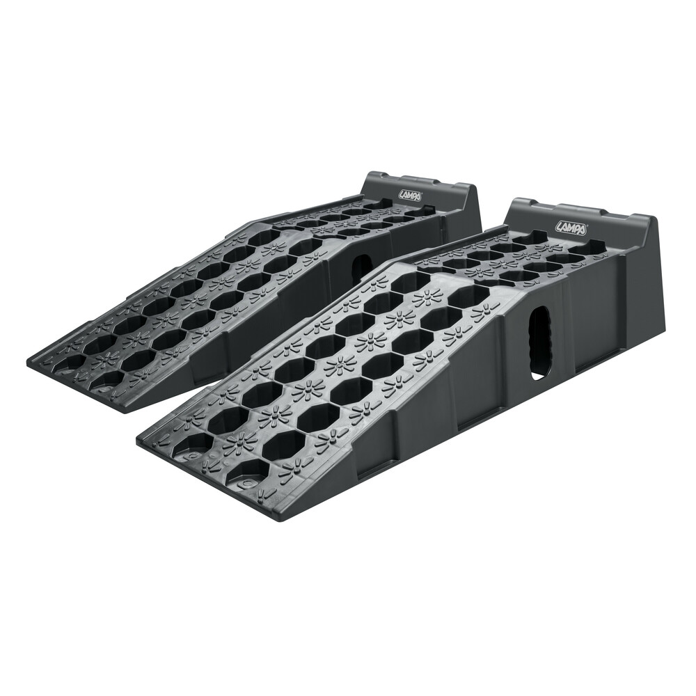 Pair of vehicle lifting ramps